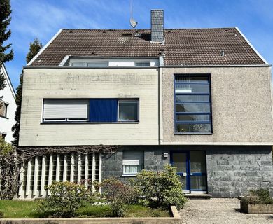 Unikat in Schlebusch: Ca. 316 m² Wohnfläche + Baugrundstück in Bestlage