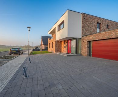 Neuwertiges Traumhaus in malerischer Feldrandlage – Naturidylle trifft auf exklusiven Wohnkomfort!