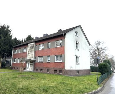 5-Familienhaus mit 2 Garagenhöfen (28 Garagen) in Gladbeck!