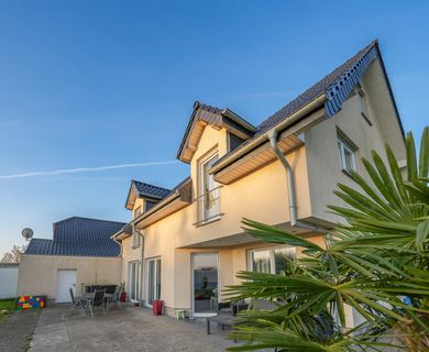 Lichtdurchflutetes Wohnjuwel mit Garten, Stil & Raum – Ihr neues Zuhause zum Ankommen & Wohlfühlen!