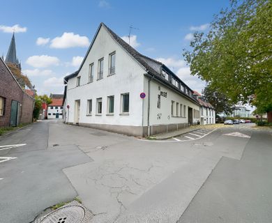 KR-HÜLS: INTERESSANTE PROJEKTIMMOBILIE FÜR WOHNEN/ BÜRO/ SOZIALE ZWECKE ZU KAUFEN