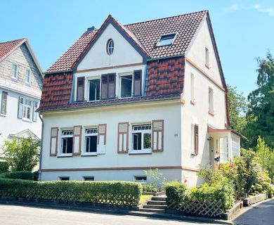 NEU: Einfamilienhaus mit viel Charme und Modernisierungsbedarf in Sackgasse