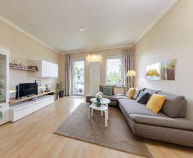 Großzügig leben, grenzenlos schauen: Stilvolle Eigentumswohnung mit Balkon und Fernsicht