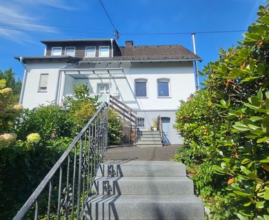 Traumhaftes Wohnhaus mit Wohlfühlcharakter & liebevoll angelegtem Garten in guter Lage!