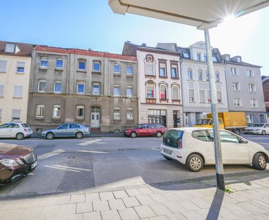 Attraktives Sanierungsobjekt nahe Volksgarten – Mehrfamilienhaus mit top Ausbaupotenzial