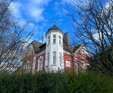 Historische Villa mit Charme trifft auf lukrative Investition für die Zukunft!