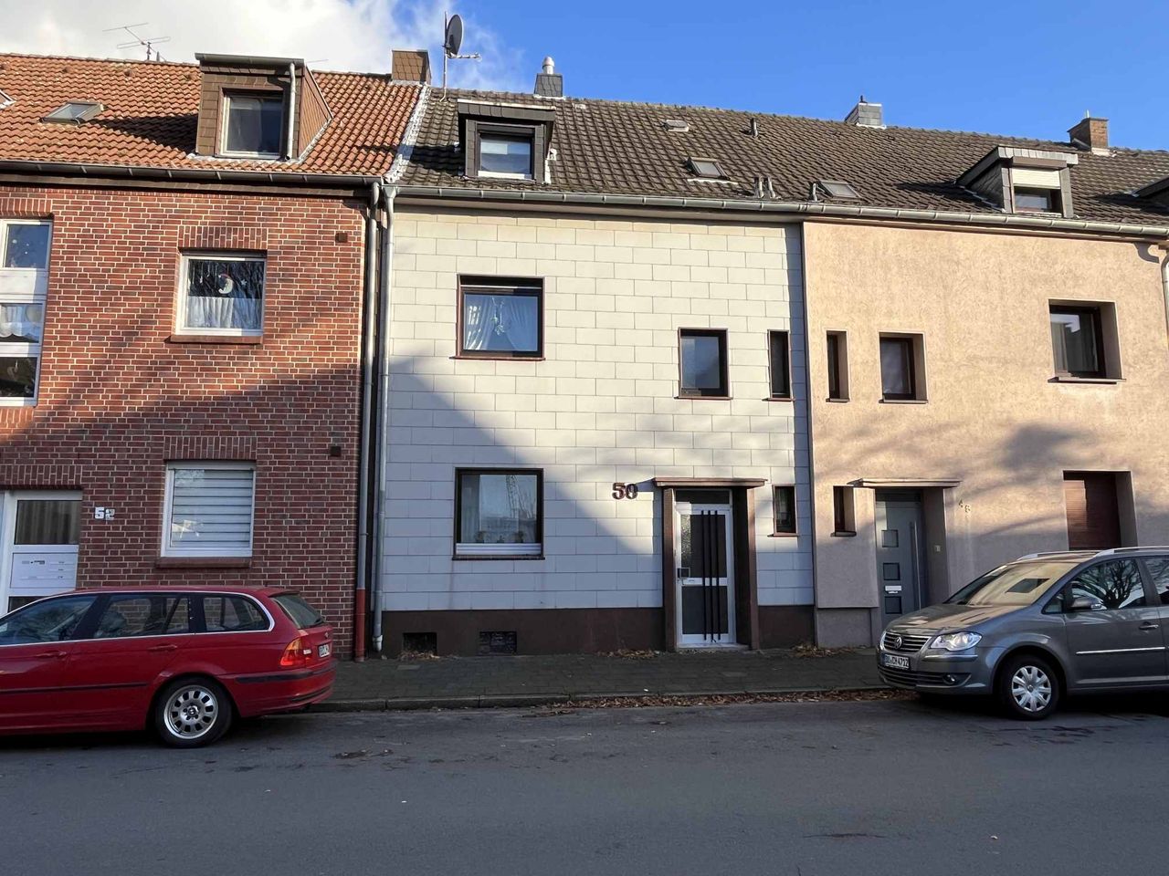 Reihenmittelhaus mit Doppel-Garage und viel Potenzial in Duisburg-Rheinhausen