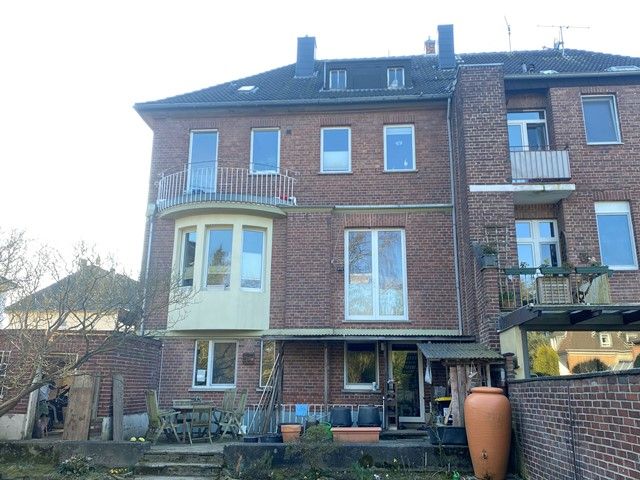 Bestlage  Großes Wohnhaus Mönchengladbach  Bunter Garten