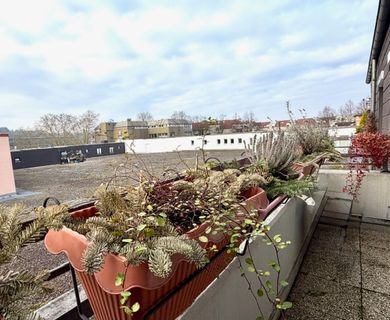 2-Zimmer-Stadtwohnung mit Einbauküche, Balkon, Aufzug und Tiefgaragenstellplatz