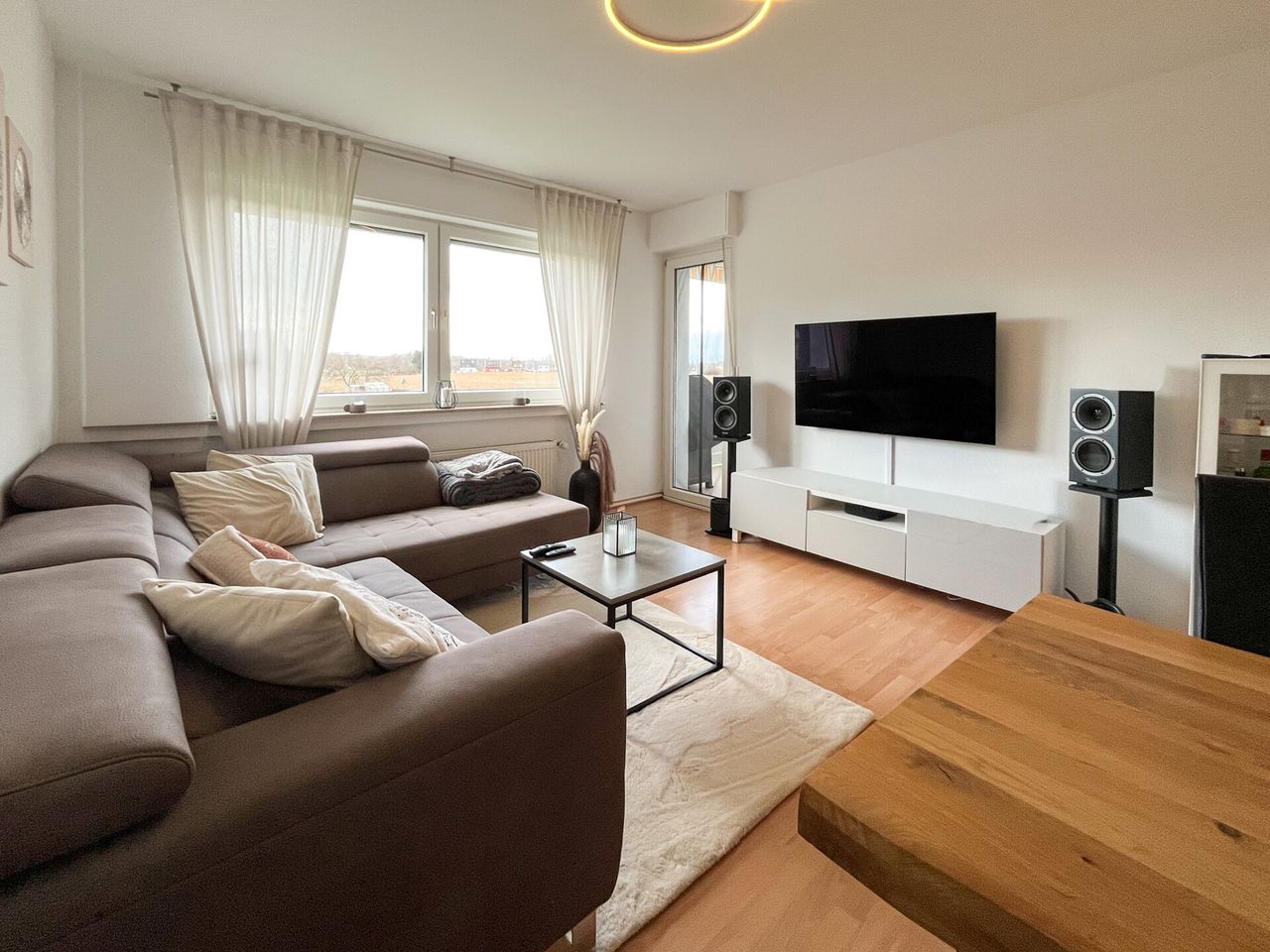 Gemütliche 3 Zimmerwohnung in ruhiger Wohnlage mit Balkon und tollem Ausblick!