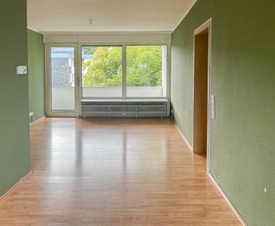 Ein Platz um sich wohlzufühlen: Gemütliche 3-Zimmer-Wohnung mit zwei Loggien und grüner Aussicht
