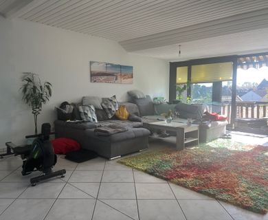 Kapital schaffen, an die Zukunft denken. Derzeit vermietete Eigentumswohnung mit Balkon.