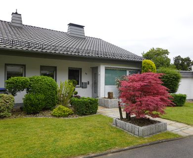 Großzügiges individuelles Einfamilienhaus mit großer teilüberdachter Terrasse und herrlichem Garten