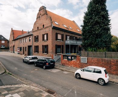 Kapitalanlage mit Seele: Historisches Mehrfamilienhaus & sichere Mieteinnahmen auf 336m² Wohnfläche