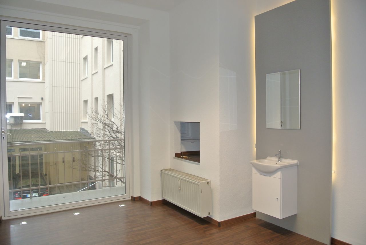 *PROVISIONSFREI* Perfekt für den Start! – ca. 16m² Bürofläche mit Balkon, Nähe Amtsgericht!