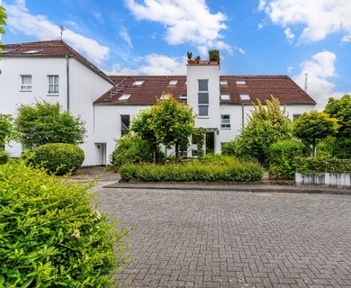 Außergewöhnliche 3 Zi.- Maisonette-Wohnung in beliebter Lage