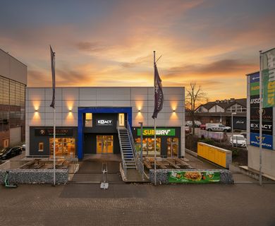 OB – NÄHE CENTRO: MODERNES, VOLL VERMIETETES ENTERTAINMENT-CENTRUM MIT PARKPLÄTZEN ZU VERKAUFEN