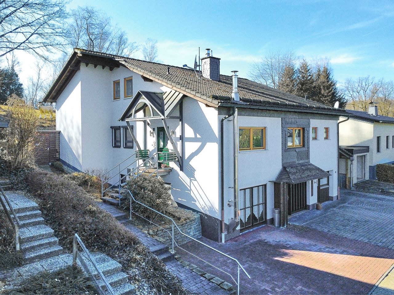 Attraktives Einfamilienhaus mit Einliegerwohnung in ruhiger Höhenlage von Gummersbach-Derschlag!