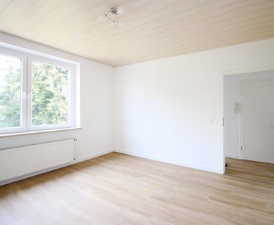 SCHÖNE 3-ZIMMERWOHNUNG IN RUHIGER WOHNLAGE ZU MIETEN