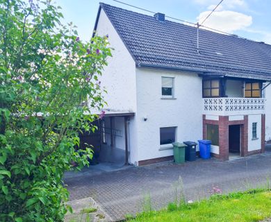 *EILVERKAUF* Kleintierhalter aufgepasst – Geräumiges Ein-/Zweifamilienhaus in schöner Ortsrandlage zu verkaufen!