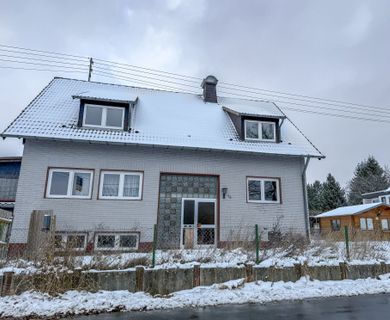 Renovierungsbedürftiges Ein-/Zweifamilienhaus mit viel Platz und Entwicklungspotenzial