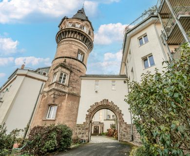 Exklusive Eigentumswohnung in der Rosenburg – im EG mit Terrasse & Tiefgarage