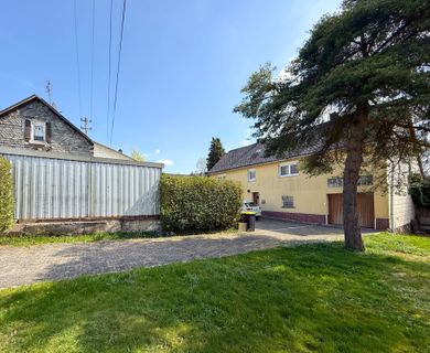 Saniertes, ehem. Fachwerkhaus in Randlage mit weitläufigem Garten & Fernblick! + Nebengebäude