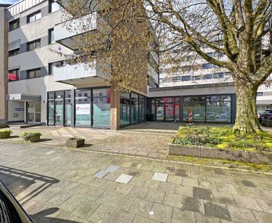590 m² groß, drei Eingänge, 5-TG-Stellplätze, stufenloser Zugang und teilbar