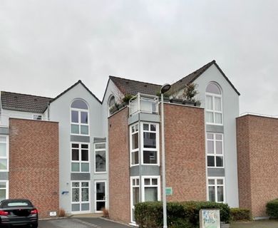 Hennef-Geistingen: Büro-/Praxisfläche im 1.OG eines Wohn-/Geschäftshauses mit 3 Parkplätzen