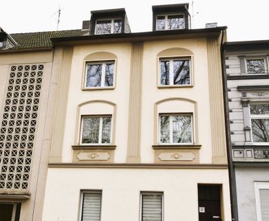 Top Gelegenheit im Königreich Duissern 
Gepflegtes 4-Familienhaus mit frei werdenden Wohnungen