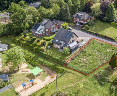 Voll erschlossenes Baugrundstück mit schöner Fernsicht!