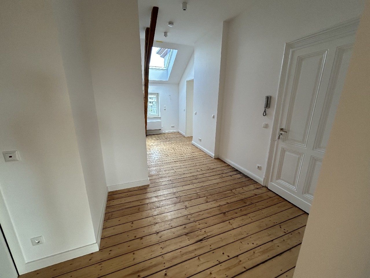 Großzügige 2-Zimmer-Dachgeschosswohnung in MG-Zentrum
