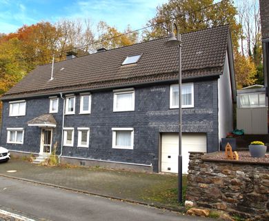 Siegerländer Fachwerkhaus – in massiver Bauweise ergänzt und vollständig renoviert !