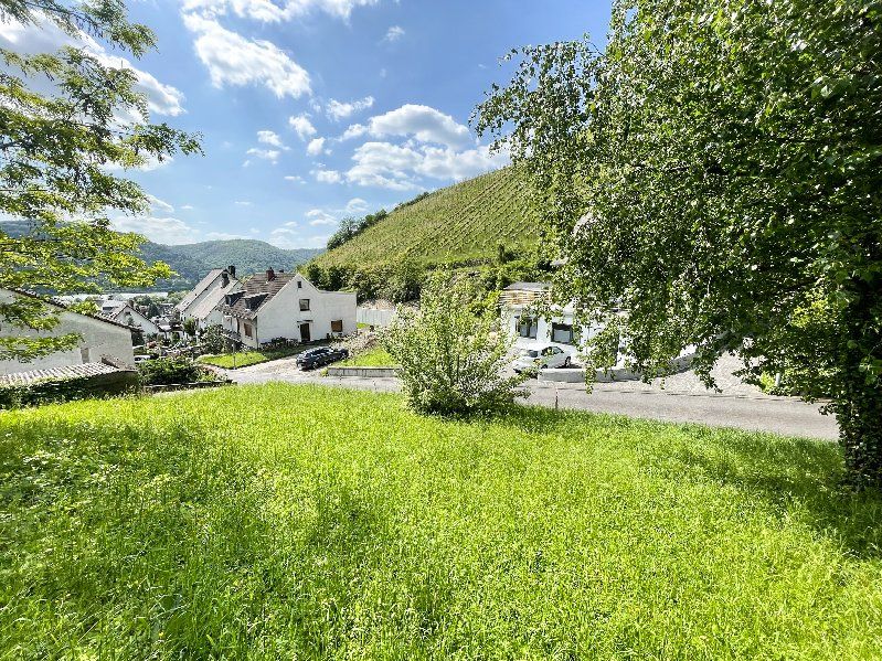 Rheinblick – tolles Baugrundstück in exponierter Lage zwischen Rhein und Weinbergen!