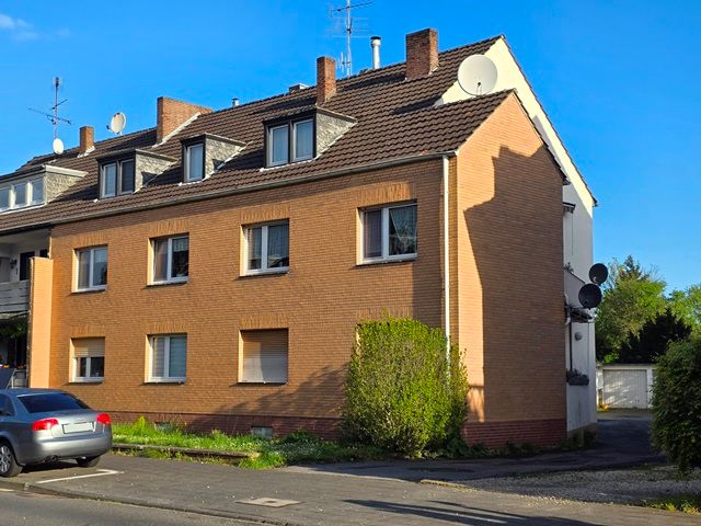 6-Parteien-Haus mit 6 Garagen in Mönchengladbach-Bettrath