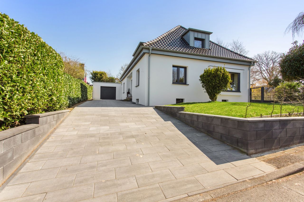 Luxuriöses Einfamilienhaus – komplett kernsaniert
