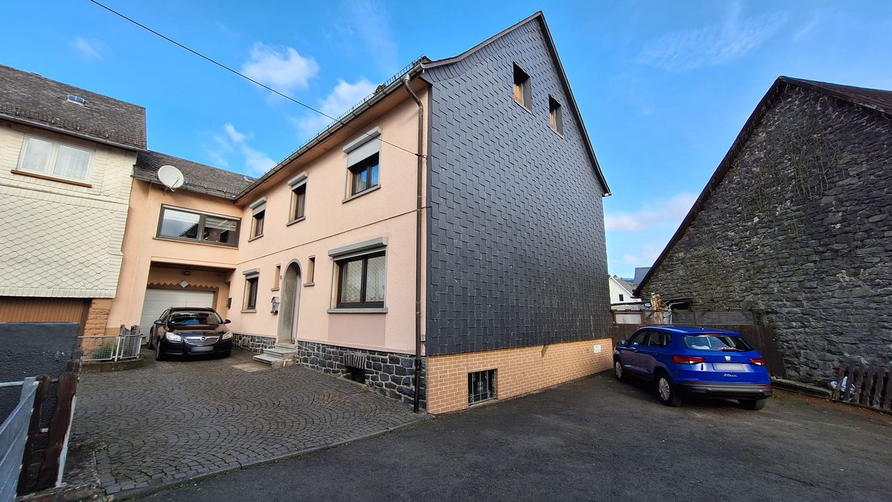 Straßenansicht