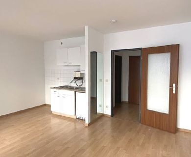 STUDENTEN UND SINGLES AUFGEPASST: APARTMENT IN CITYLAGE MIT BALKON ZU MIETEN
