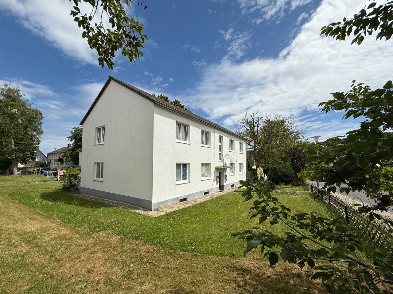 Mehrfamilienhaus mit solider Rendite in zentraler Lage von Hennef-Geistingen