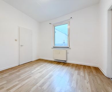 HOCHWERTIGE 2-ZIMMERWOHNUNG IM ALTBAU ZU MIETEN!
