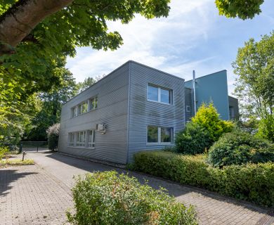Vielseitig nutzbare ca. 500 m² große Gewerbeeinheit (ehemals Labor + Büro) im Hagener- Lennetal