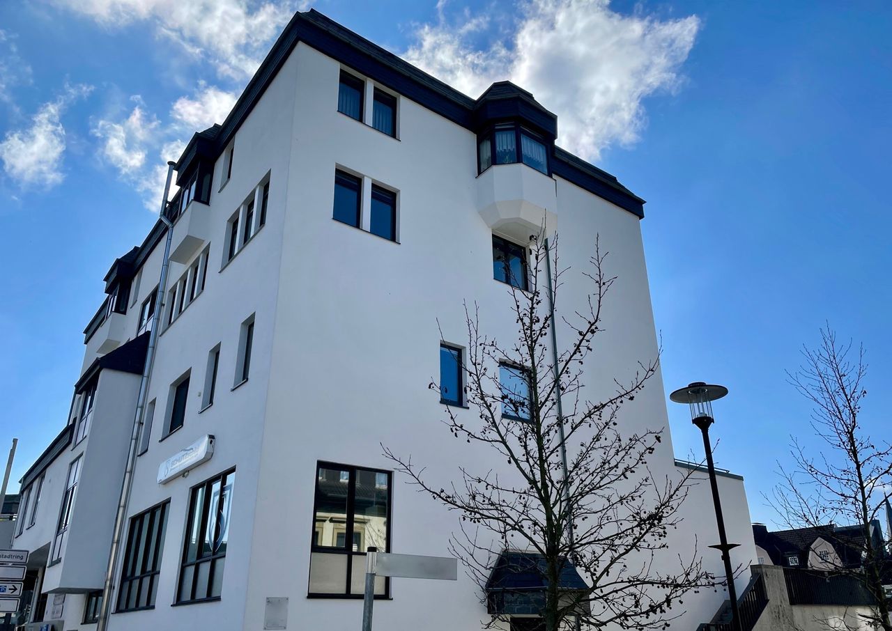 Seniorengerechte 4-Zimmer-Wohnung mit Loggia im Zentrum von Gummersbach!