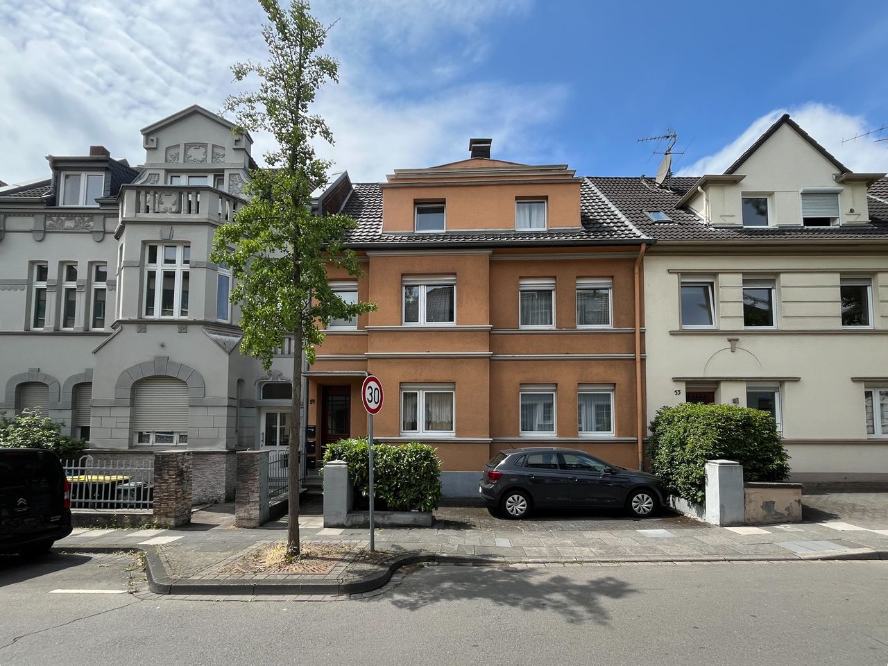 Gepflegtes Mehrfamilienhaus mit Stil und sehr guter Substanz
