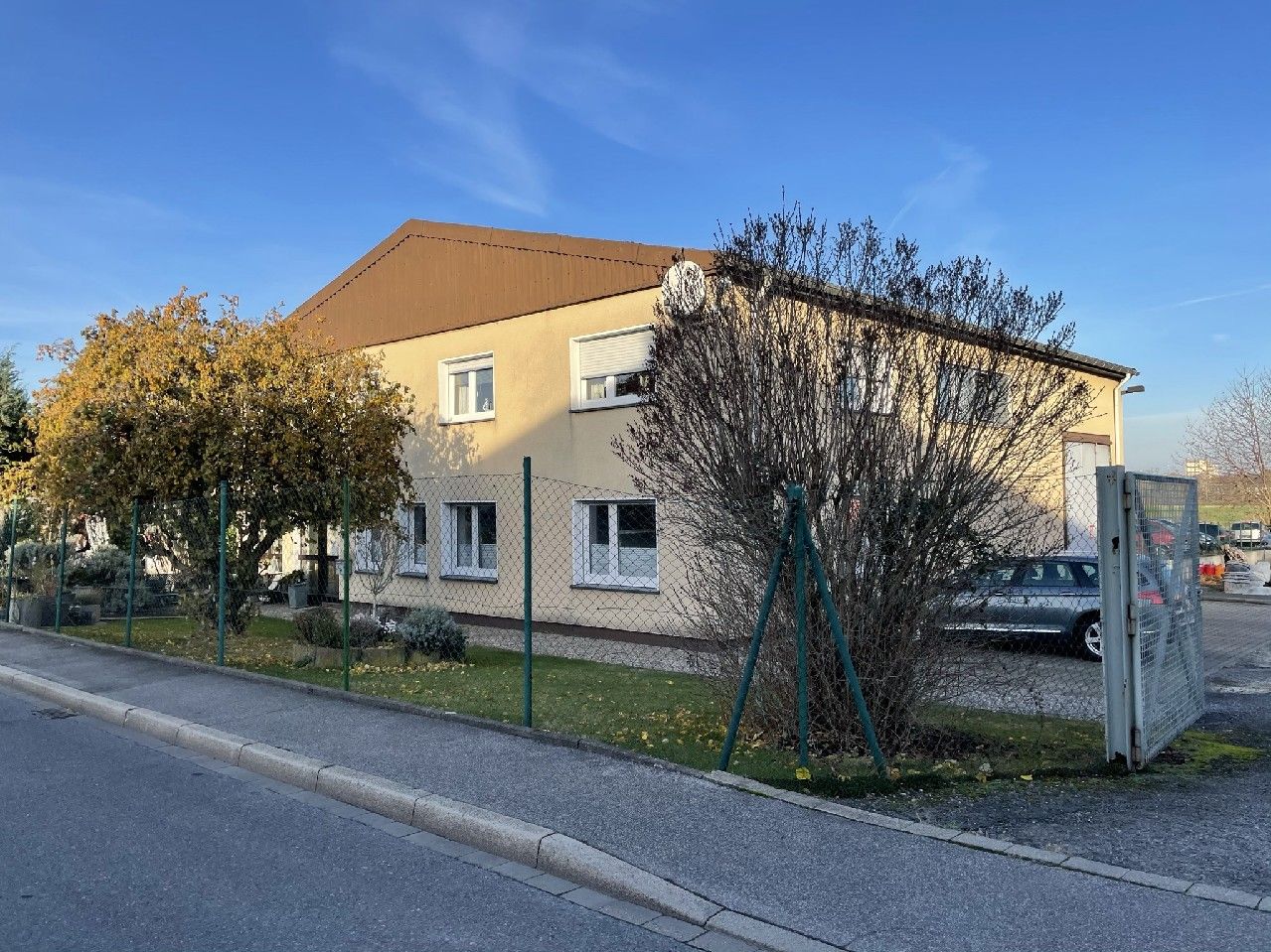 Lagerhalle mit Büroräume und Einliegerwohnung in zentraler Lage von Werl