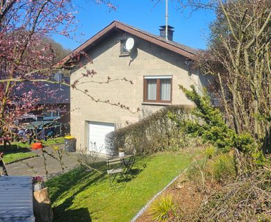Solides Einfamilienhaus für 1–2 Personen mit Garage – nahe Gebhardshain!