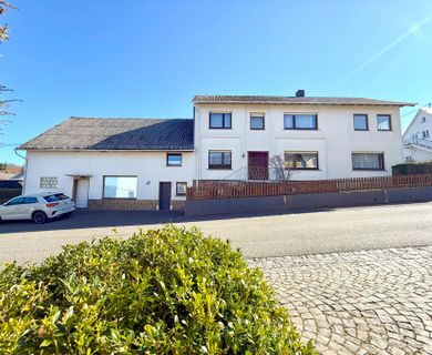 Viel Potential: Großes Wohnhaus mit ehem. Ladenlokal – Ideal zum Wohnen oder als Anlage!