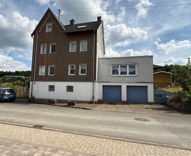 Viel Platz für die Familie – großzügiges Einfamilienhaus mit Wintergarten, Pool und zwei Garagen!