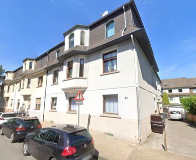 Mehrfamilienhaus mit großer Eigentümerwohnung und Garage!