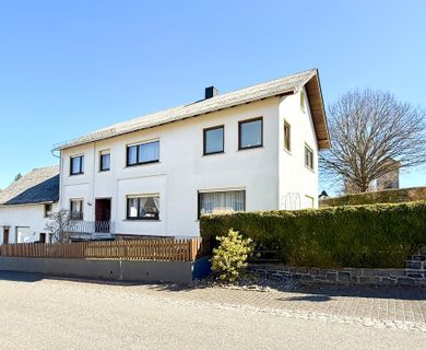 *RESERVIERT* Viel Potential: Großes Wohnhaus mit ehem. Ladenlokal –  Wohnen oder als Anlage!