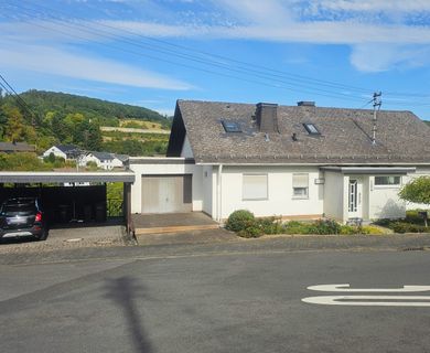 Gepflegtes Einfamilienhaus mit Einliegerwohnung in Siegen-Eisern!